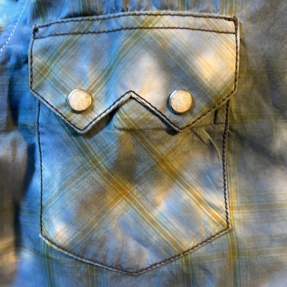 Vintage cotton Wrangler hand tie-dyed button down shirt. - Picture 5 of 5